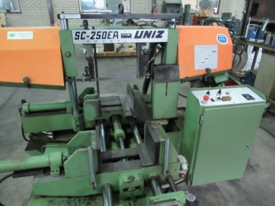Automatic bandsaw machine Uniz SC 250-EA - Sawing machine