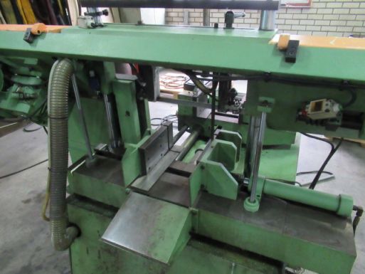 Automatic bandsaw machine Uniz SC 250-EA - Sawing machine